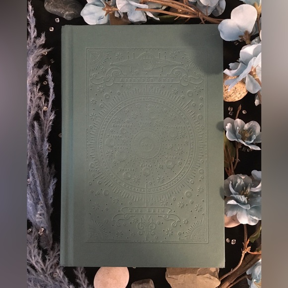 The Fates Divide - Signed First Edition - By Veronica Roth - Hardcover - Picture 7 of 15